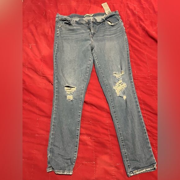 Levi's Light Blue Distressed Skinny Jeans - Picture 1 of 3